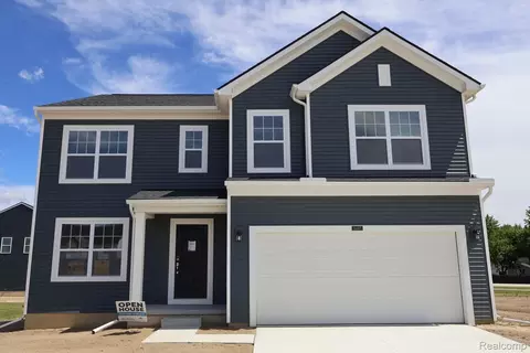 34465 Sandpiper Ct, Chesterfield, MI 48047