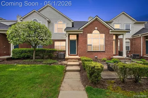 27204 Chantel Dr, Commerce, MI 48390