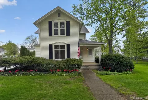 516 W Washington St, Howell, MI 48843