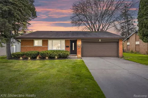 20125 Ledgestone St, Southfield, MI 48076