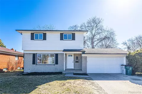 22640 Cedar Ct, Hazel Park, MI 48030