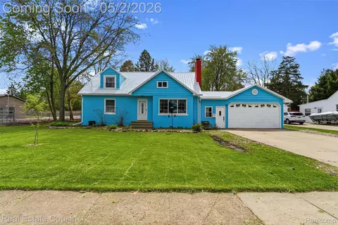 824 E King St, Owosso, MI 48867