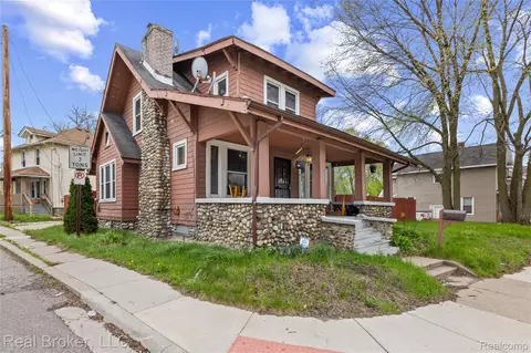352 N Perry St, Pontiac, MI 48342