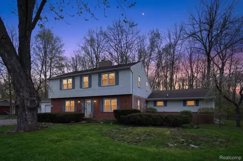 6225 Sierra Pass, Flint, MI 48532