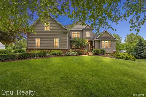 5164 Birch Ln, Springfield, MI 48350