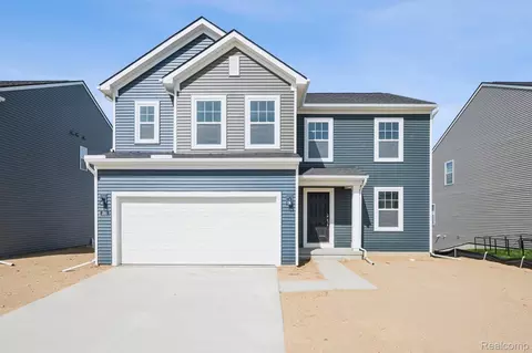 391 Edge Brook Dr W, Holly, MI 48442