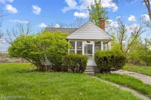 13576 Warwick St, Detroit, MI 48223