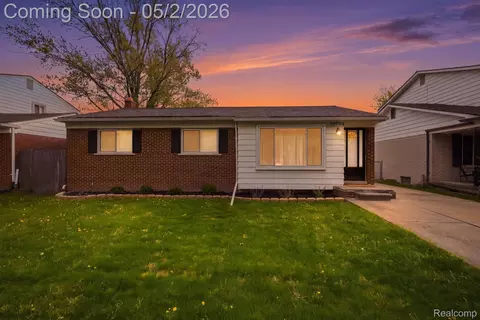 19704 Parkside St, Saint Clair Shores, MI 48080