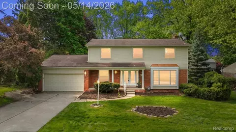 536 Rolling Rock Rd S, Bloomfield Hills, MI 48304