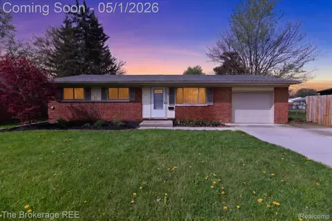 11672 De Clerck Dr, Sterling Heights, MI 48313