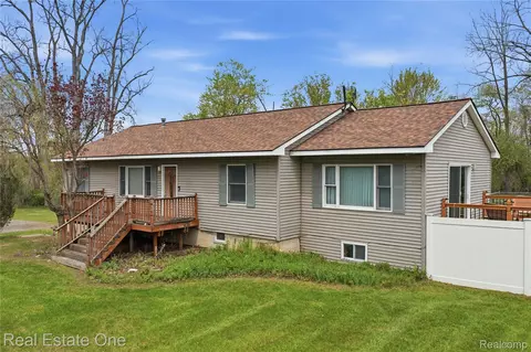 4915 E M 36, Hamburg, MI 48169