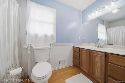 Bath - 4915 E M 36, Hamburg, MI 48169 photo 1 of 2