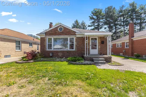 6840 Kingsbury St, Dearborn Heights, MI 48127