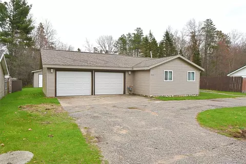 10865 Johnston Blvd, Richfield, MI 48656