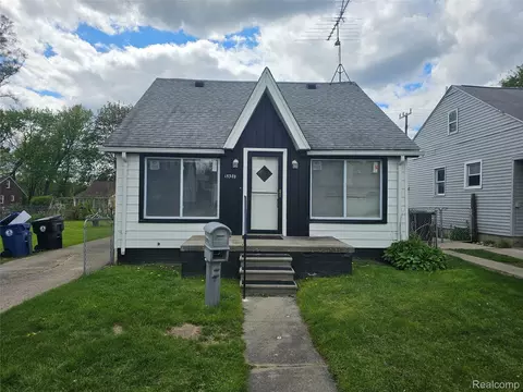 15369 Leona Dr, Redford, MI 48239