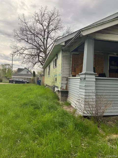 1550 Jane Ave, Flint, MI 48506 photo 2