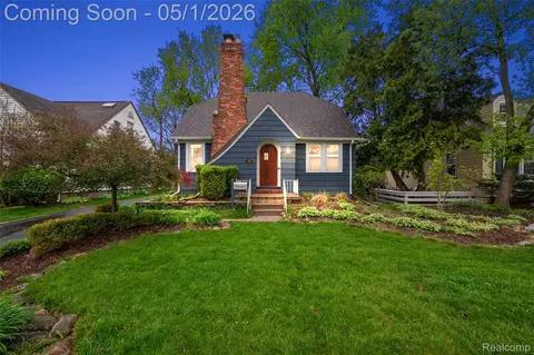 1368 Cedar Dr, Birmingham, MI 48009