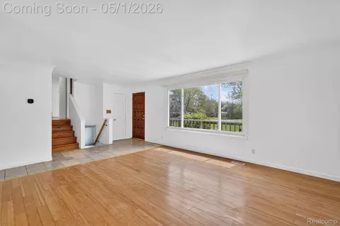 Living - 5457 E Frances Rd, Thetford, MI 48458 photo 3 of 8