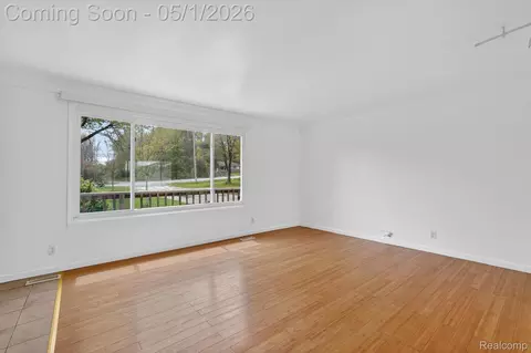 Living - 5457 E Frances Rd, Thetford, MI 48458 photo 4 of 8