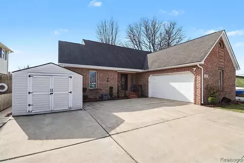 7277 Cardinal St, Clay, MI 48001