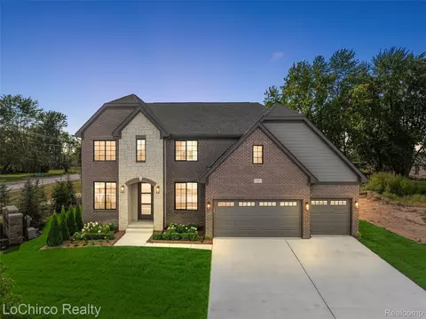 49001 Wingfield Dr, Macomb, MI 48044