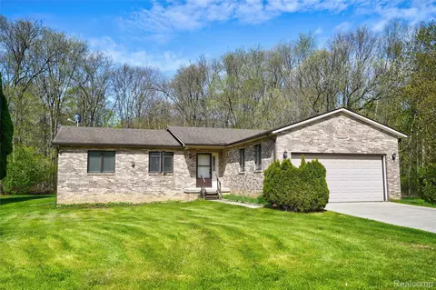 2281 Nandi Hills Trl, Flint, MI 48473