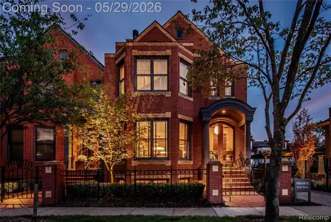 515 W Merrill St, Birmingham, MI 48009