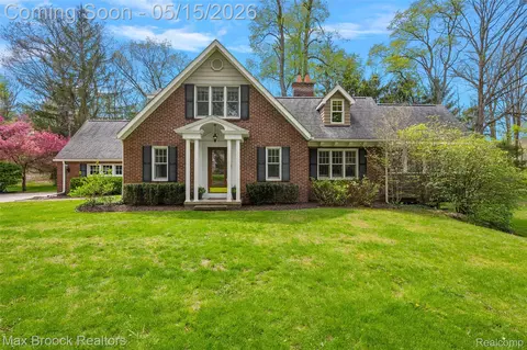 3900 S Ellamae Rd, Oakland, MI 48363