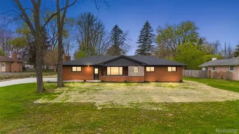 6141 Paramus, Independence, MI 48346