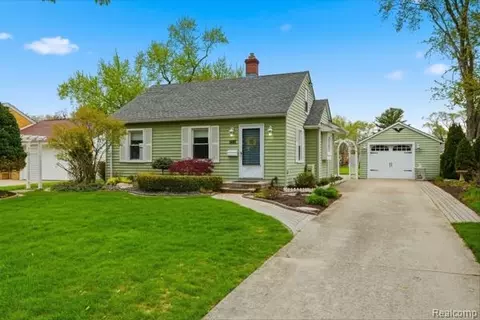 7515 Saint John St, Shelby Township, MI 48317