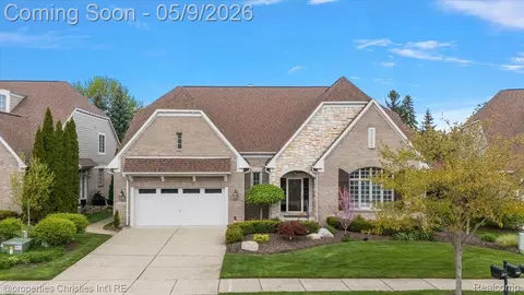 4145 Chatfield Ln, Troy, MI 48098