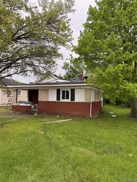 30035 7 Mile Rd, Livonia, MI 48152
