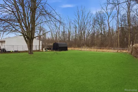 Exterior - 15527 Meadow St, Romulus, MI 48174 photo 2 of 2