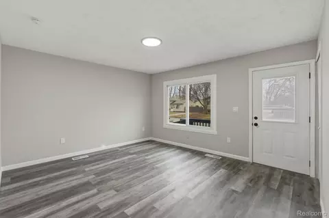 Living - 15527 Meadow St, Romulus, MI 48174 photo 1 of 1