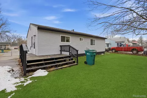 Exterior - 15527 Meadow St, Romulus, MI 48174 photo 1 of 2