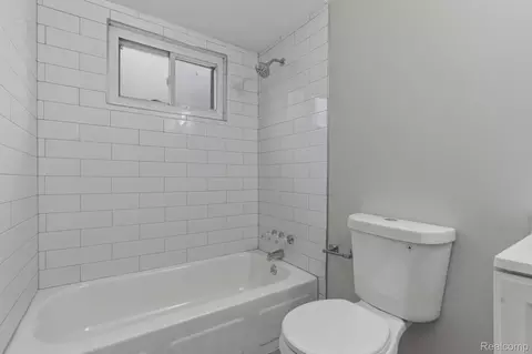 Bath - 15527 Meadow St, Romulus, MI 48174 photo 2 of 2
