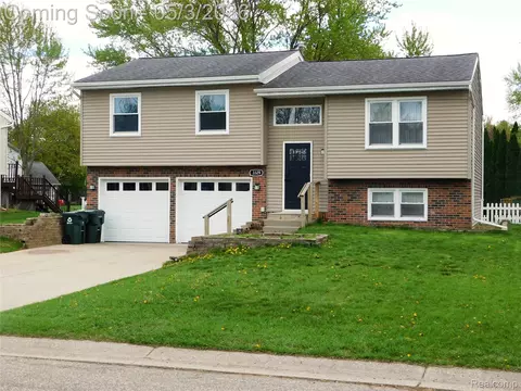 3329 Millcrest Dr, Orion, MI 48360