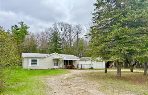 1851 S Loxley Rd, Roscommon, MI 48629