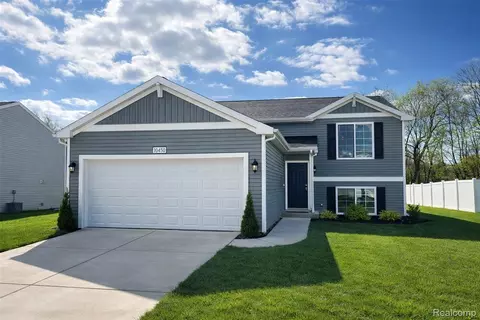 10450 Schrier Ln, Portage, MI 49024