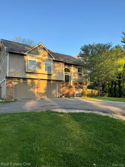 1345 S Milford Rd, Milford, MI 48381