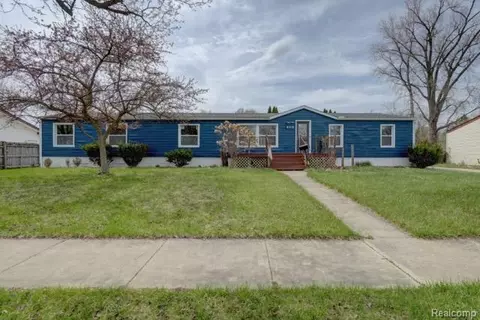 5112 Princess St, Dearborn Heights, MI 48125