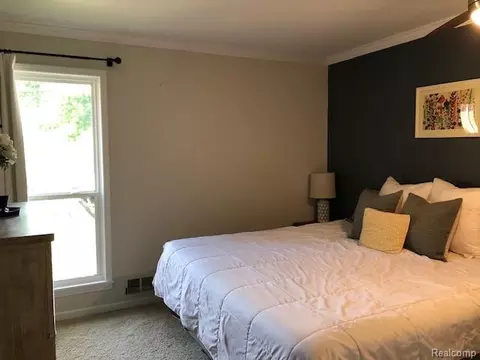725 Randolph St #218, Northville, MI 48167