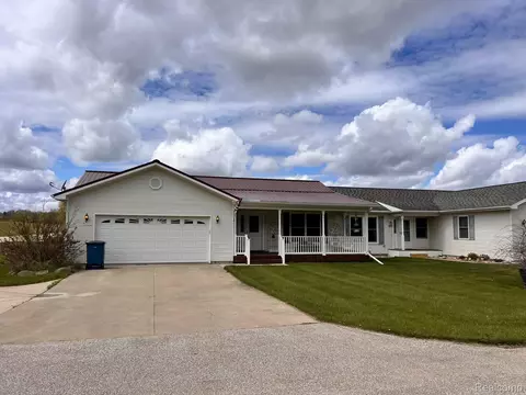 320 Roller Way, Mayville, MI 48744