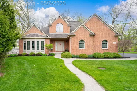 6091 Brookstone Ln, Grand Blanc, MI 48439