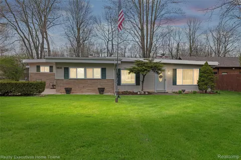 3368 Clyde Dr, Burtchville, MI 48059