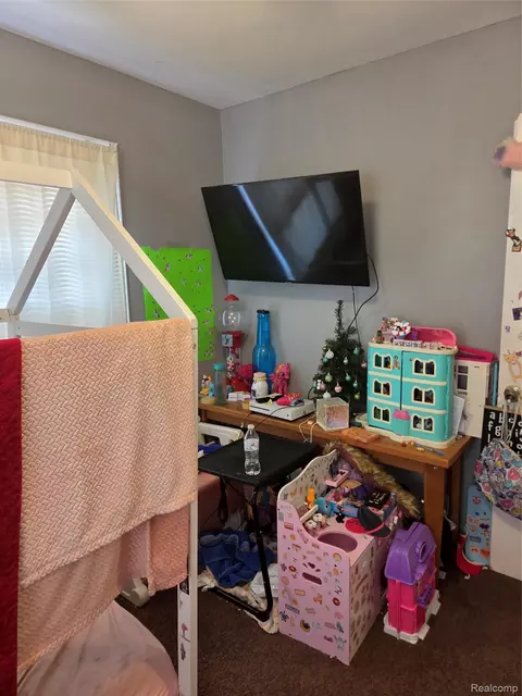 Bedroom - 22173 Normandy Ave, Eastpointe, MI 48021 photo 3 of 4