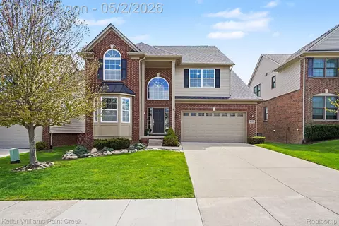 4846 E Stonegate Cir, Orion, MI 48359