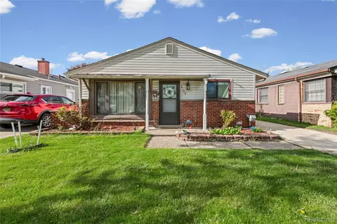 8153 Dale, Center Line, MI 48015