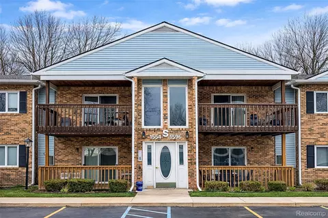 1584 Shoemaker Dr, Westland, MI 48185