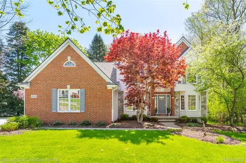 2005 N Splitstone Dr, Pinckney, MI 48169